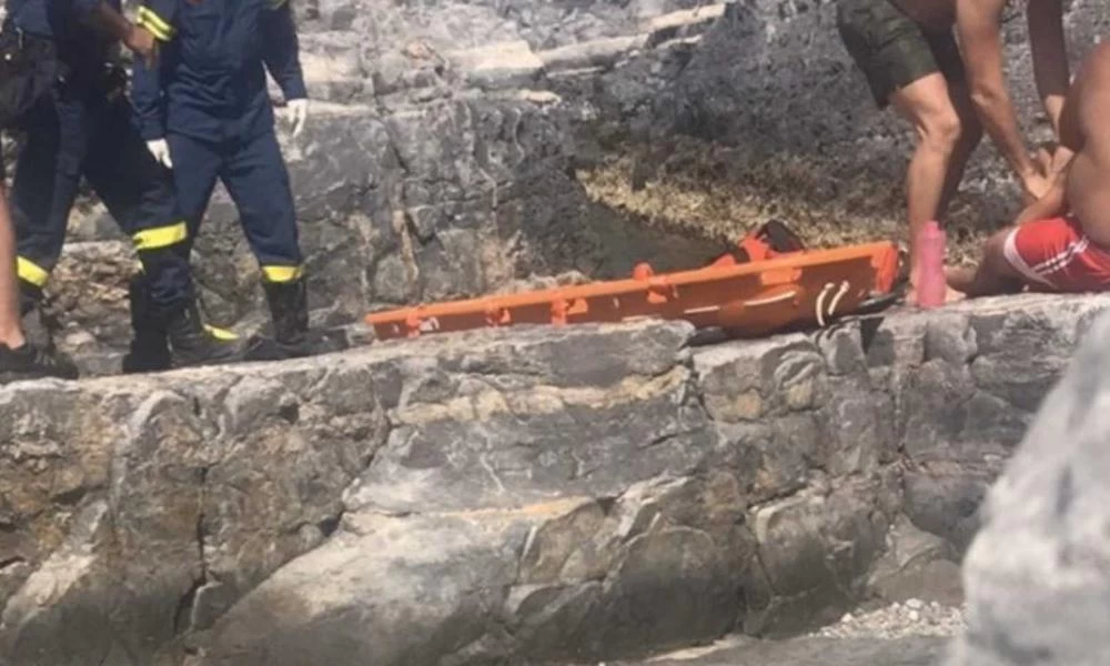 Ρόδος: 14χρονος γλίστρησε και έπεσε στα βράχια